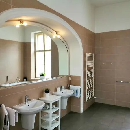 Luxury Design Centre Apartment *